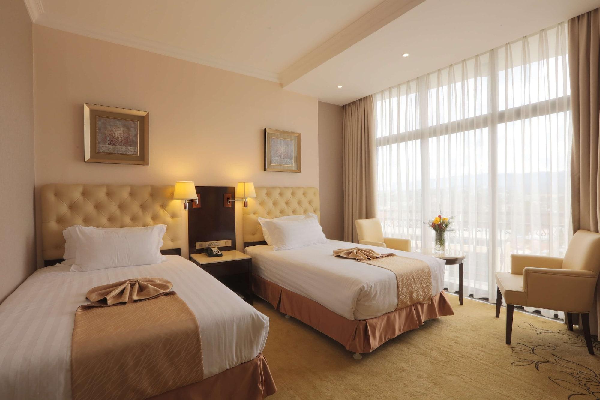 Getfam Hotel Addis Abeba Esterno foto