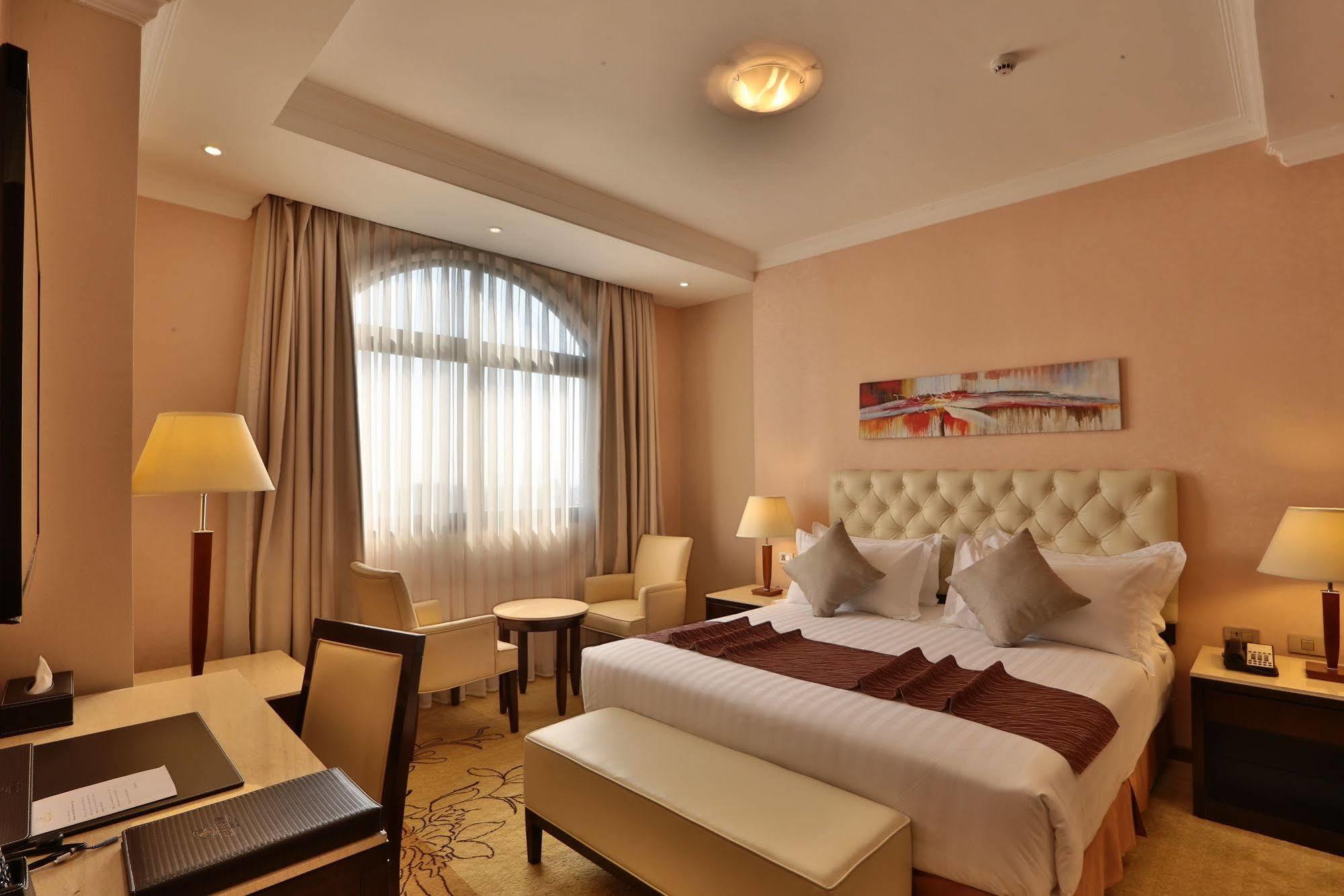 Getfam Hotel Addis Abeba Esterno foto