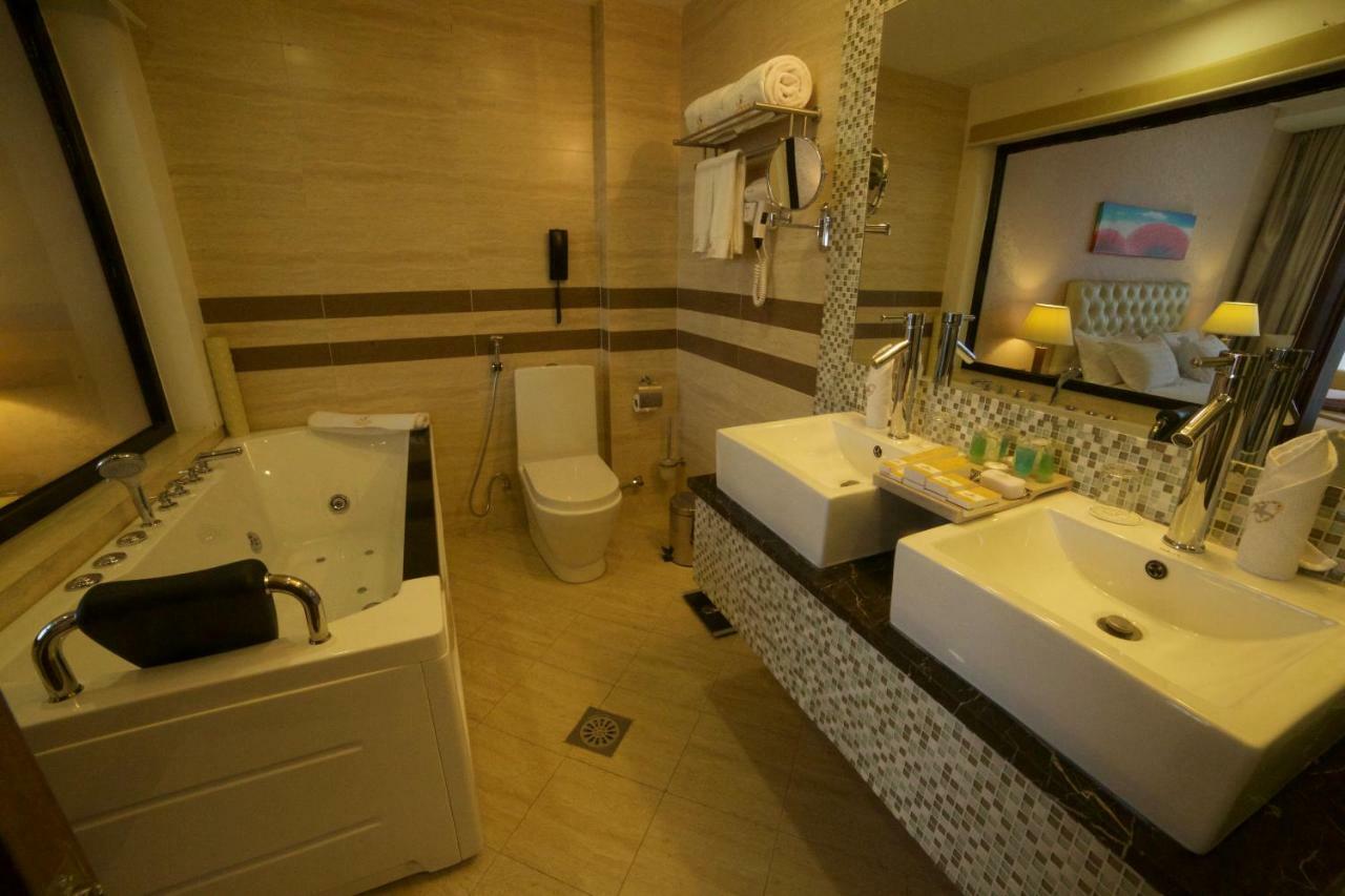 Getfam Hotel Addis Abeba Esterno foto